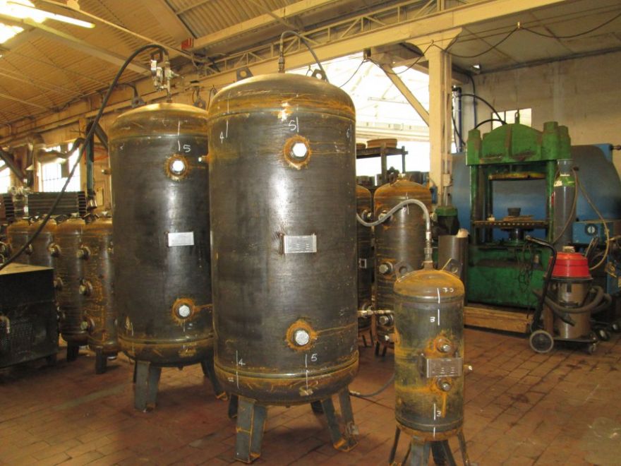 Serbatoi di svariate capacità, conformi alla specifica ARAMCO.